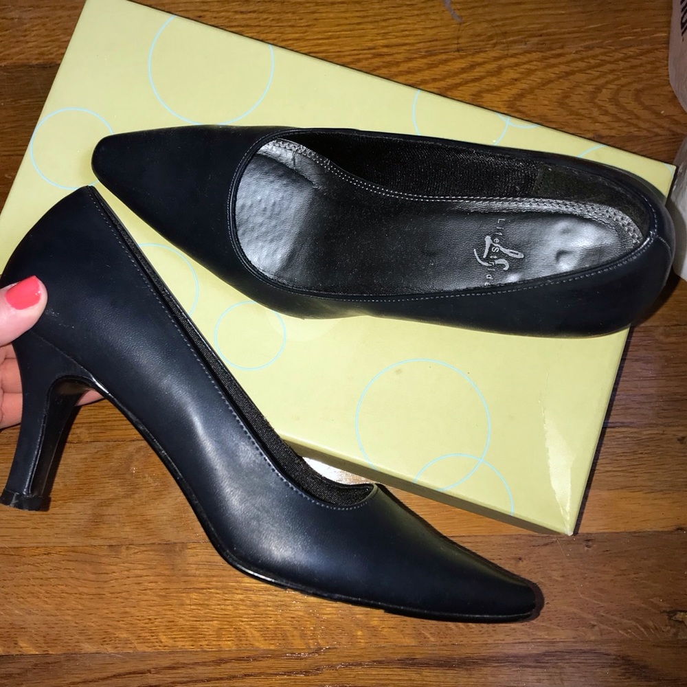 Comfy Pointed Toe Heels